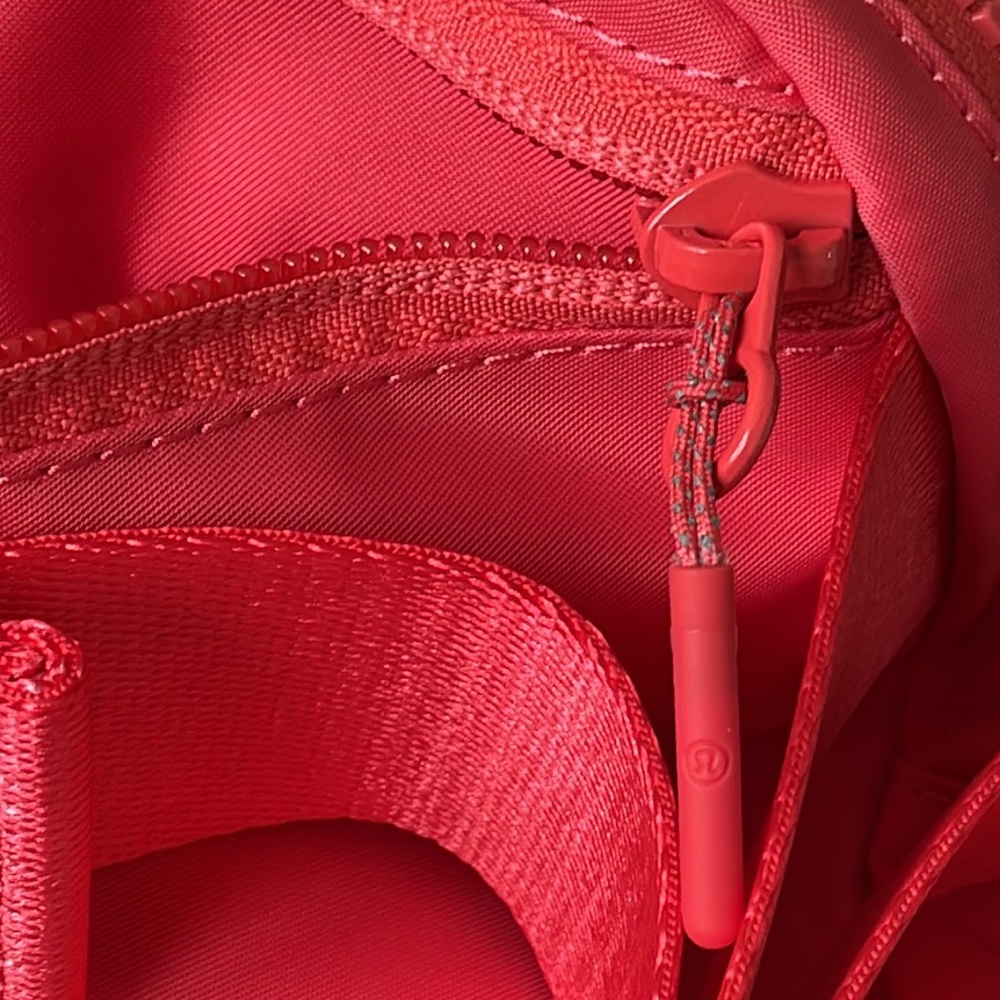 NWT Lululemon Belt Bag - Picture 7 of 16